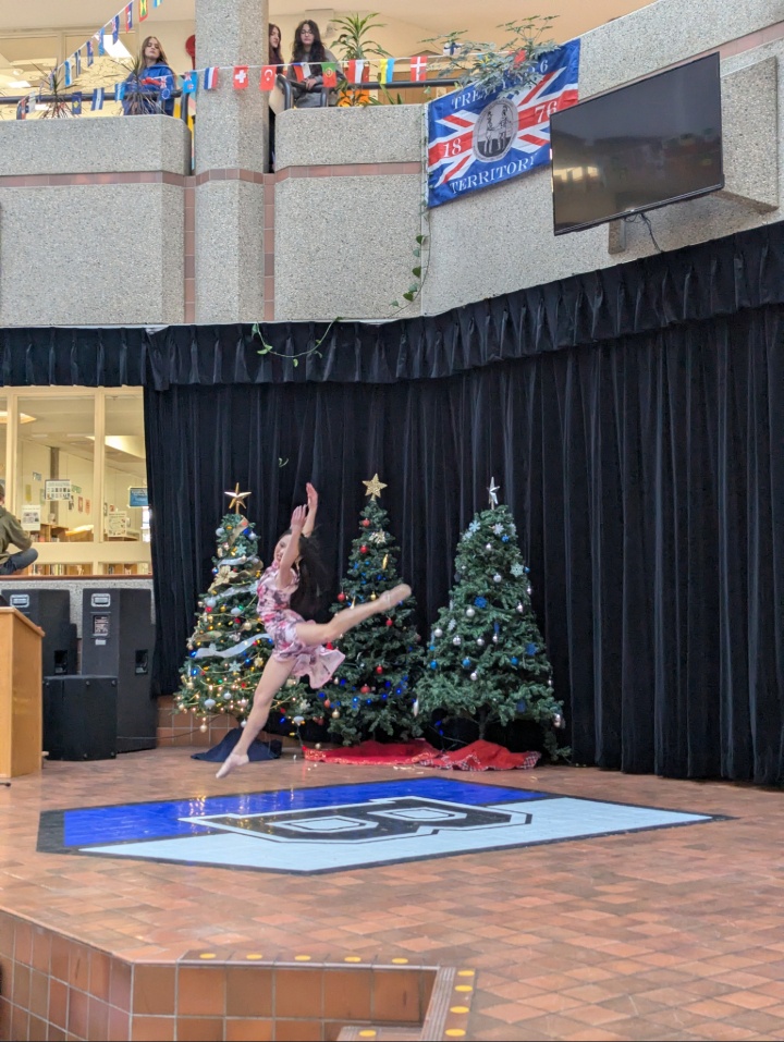 PXL 20251125 184200957